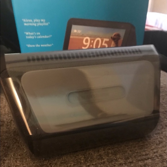 Echo Show 5 - NWT - Picture 3 of 7